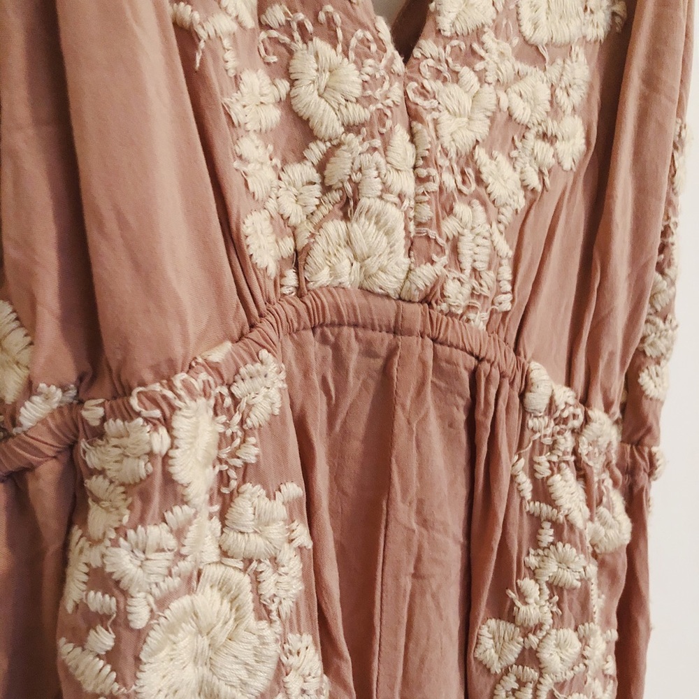 embroidered beachy slip dress from Planet Blue 💦